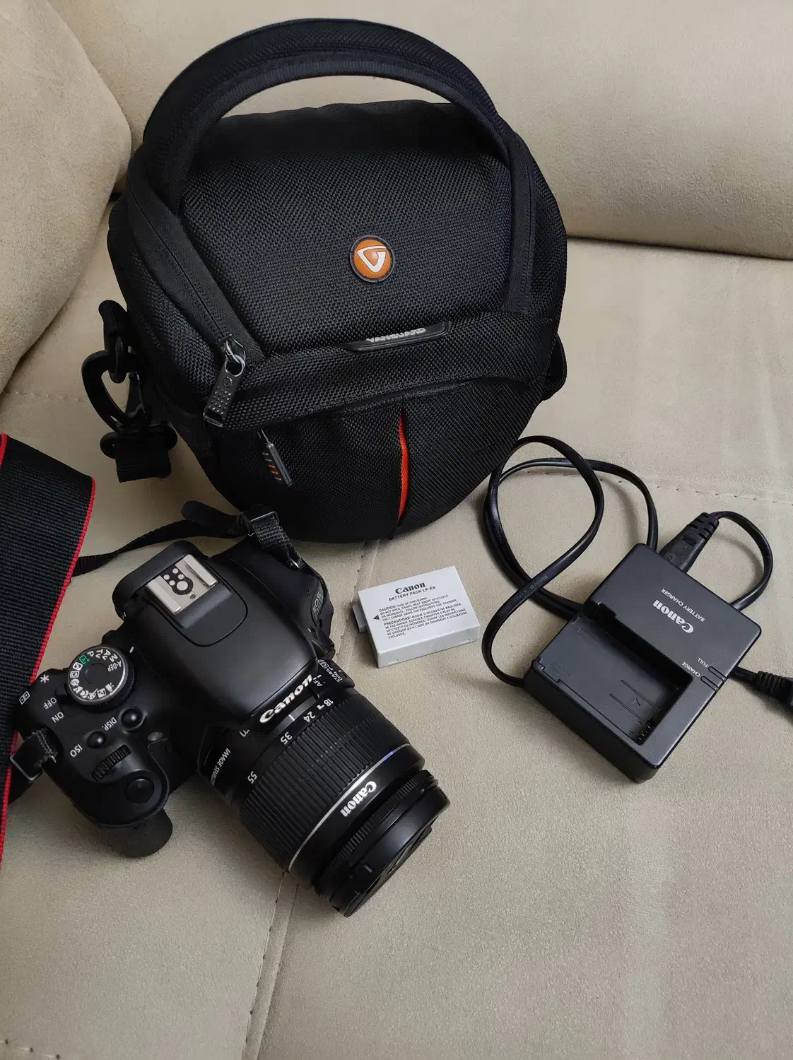 دوربین 600D با دو عدد باتری،شارژر و کیف ونگارد|دوربین عکاسی و فیلم‌برداری|تهران, هروی|دیوار