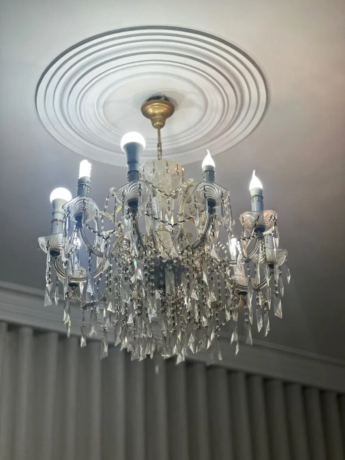 لوستر ۱۲ شاخه|لوستر و چراغ آویز|کرج, مهرویلا جنوبی|دیوار