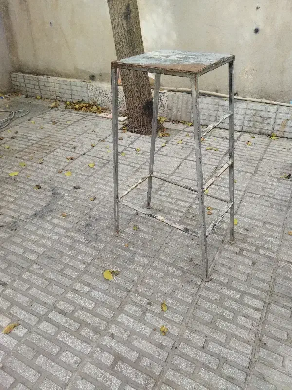 چهار پایه|صندلی و نیمکت|کرمانشاه, |دیوار