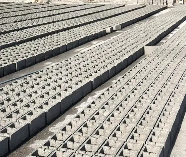 استخدام کارگر بلوک زنی|استخدام معماری، عمران و ساختمانی|شیراز, داریون|دیوار