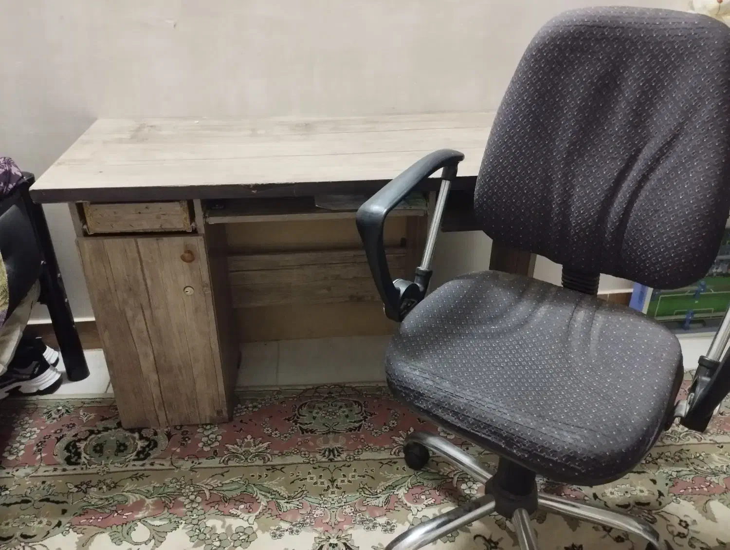 میز تحریر|میز تحریر و کامپیوتر|برخوار, |دیوار