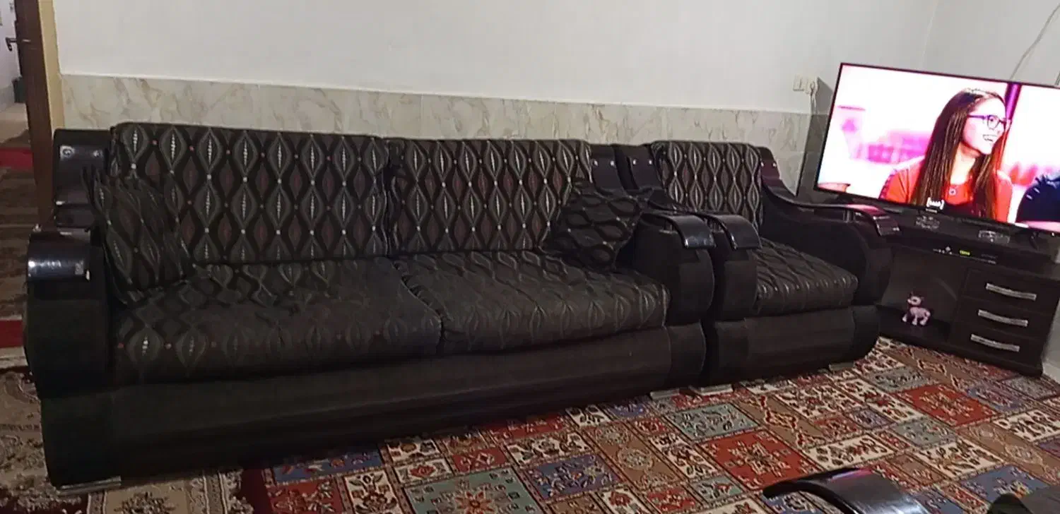 مبل کلاسیک زیبا ومحکم|مبلمان خانگی و میز عسلی|آشخانه, |دیوار