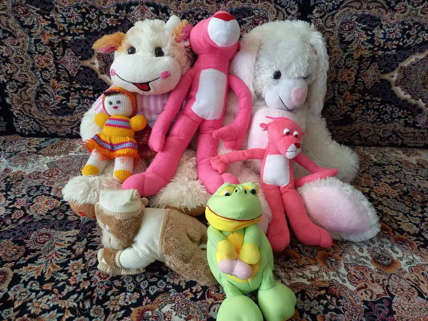 عروسک|اسباب‌بازی بچه|کرج, پیشاهنگی|دیوار