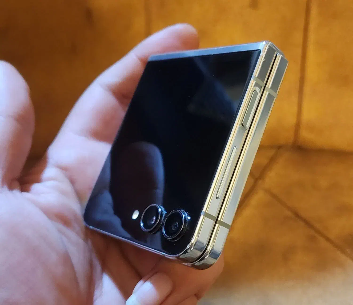 z flip در حد آکبند ۵۱۲گیگ|موبایل|تهران, خواجه نظام الملک|دیوار