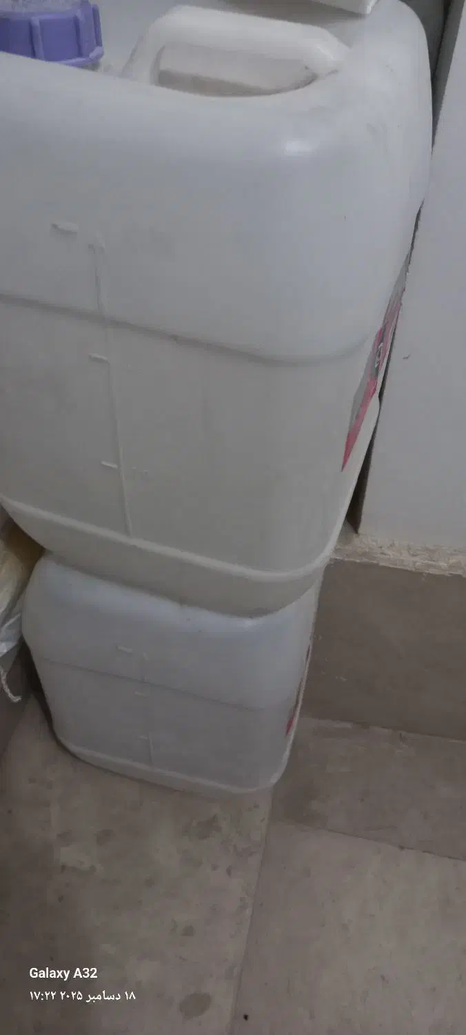 گالن بیست لیتری. گونی شکر|ظروف نگهدارنده، پلاستیکی، یک‌بارمصرف|زنجان, |دیوار