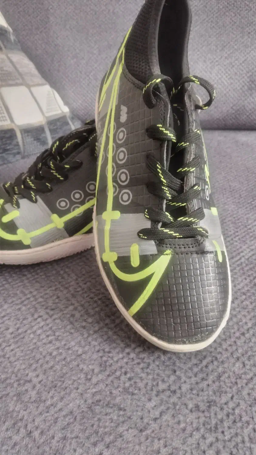 کفش فوتبال سالنی|کیف، کفش، کمربند|محمدشهر, محمدشهر|دیوار