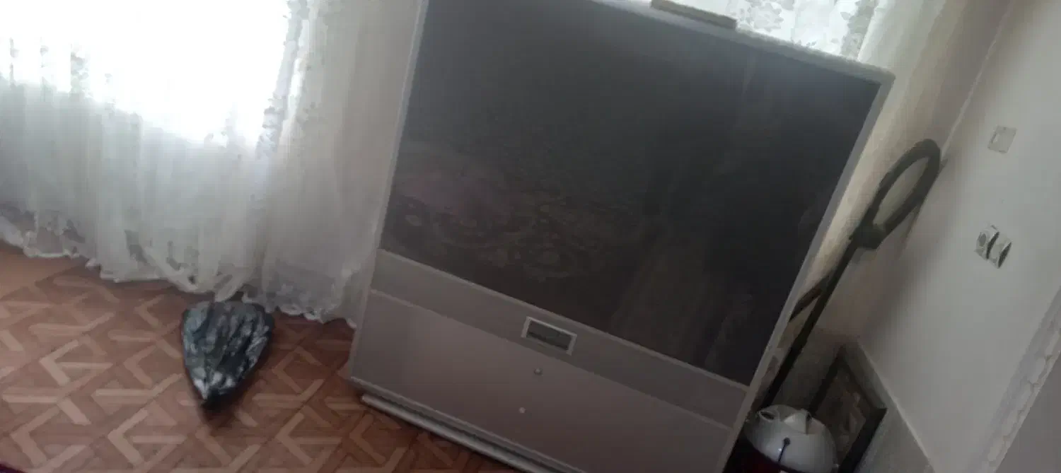 تلویزیون|تلویزیون و پروژکتور|تربت جام, کلالی|دیوار