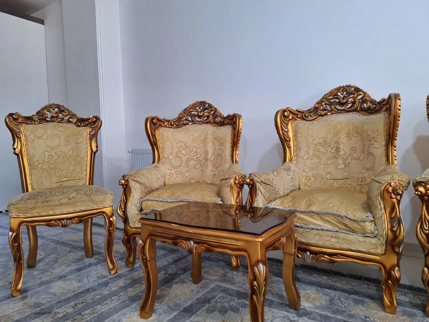 مبل سلطنتی ۸نفره تمیز|مبلمان خانگی و میز عسلی|قم, زنبیل آباد|دیوار