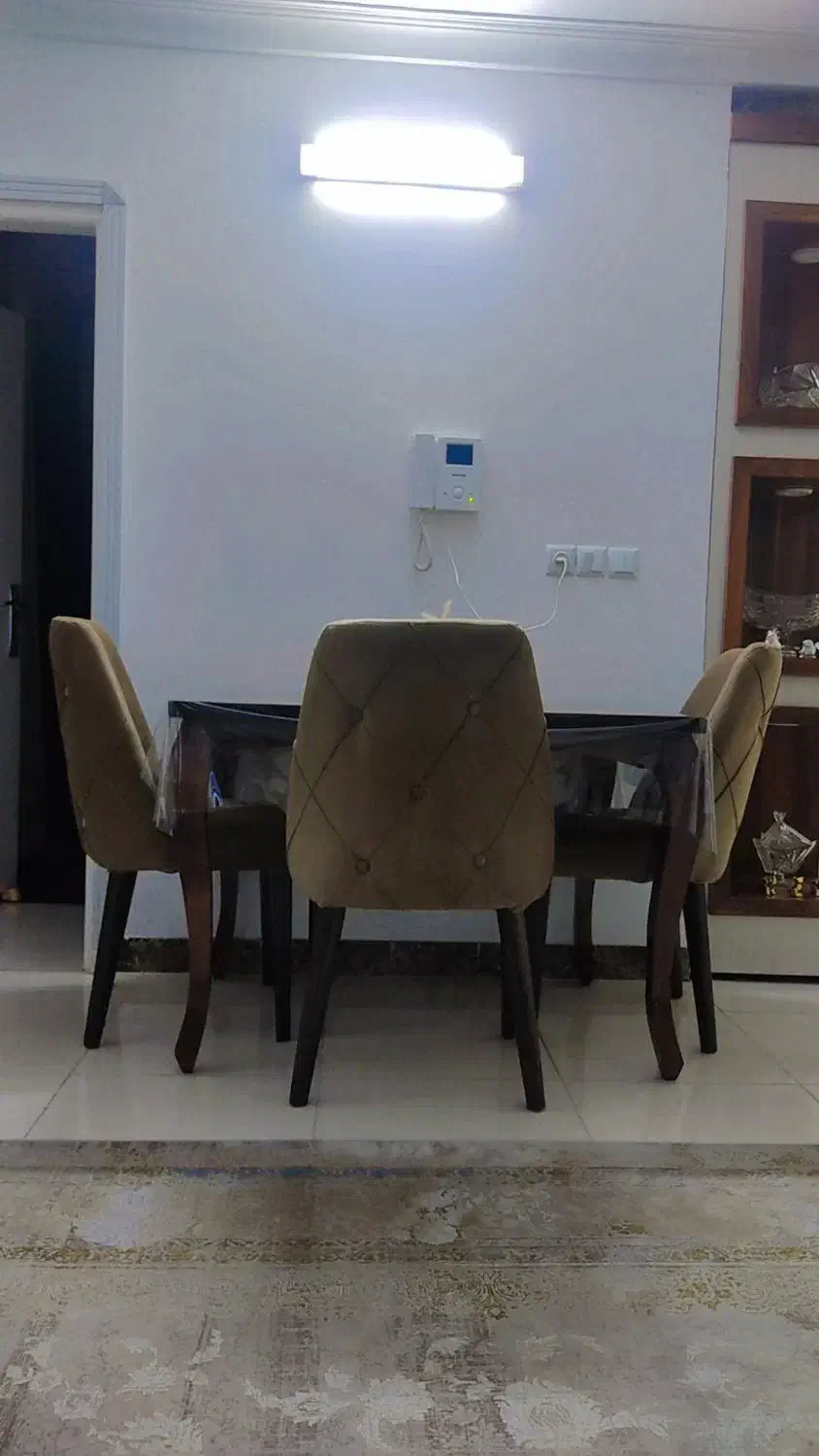 میز غذا خوری|میز و صندلی غذاخوری|شلمان, |دیوار