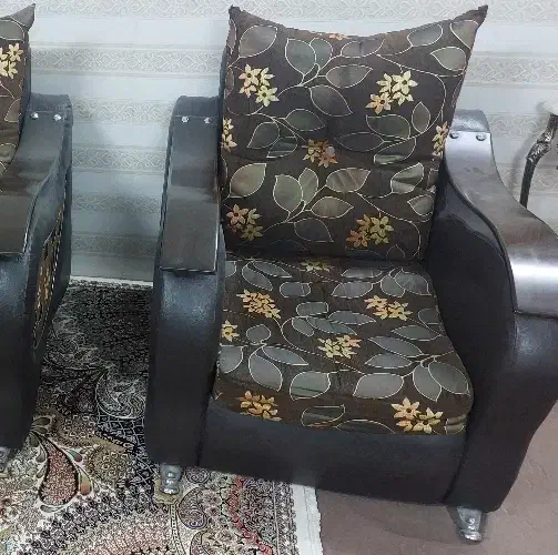 مبل 4 نفره|مبلمان خانگی و میز عسلی|قم, سراجه (۱۵ خرداد)|دیوار