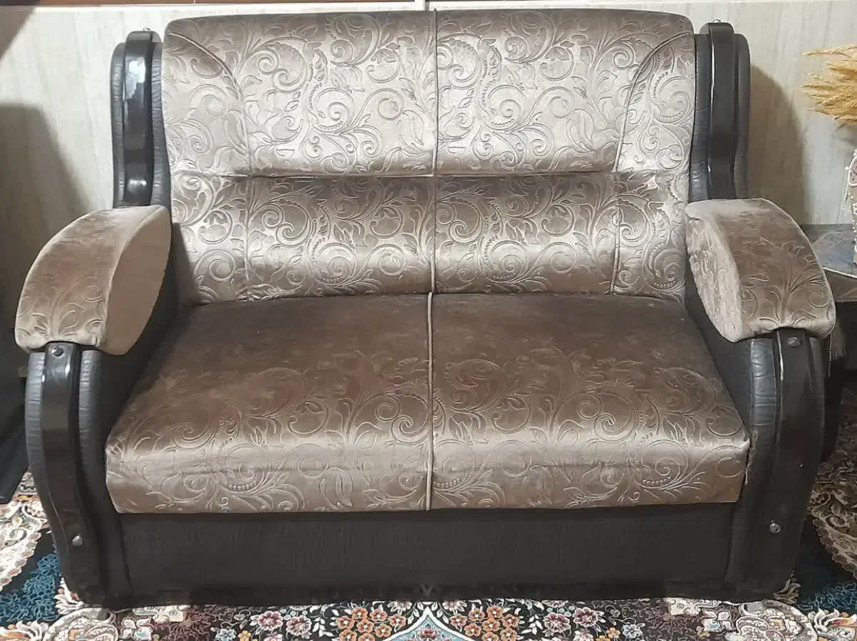 فروش مبلمان راحتی ۷نفره به همراه جلو مبلی|مبلمان خانگی و میز عسلی|ابهر, |دیوار