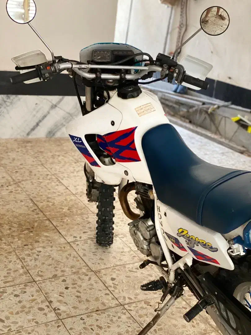 دیگری ۲۵۰ (هوندا)|موتورسیکلت|اسفراین, |دیوار