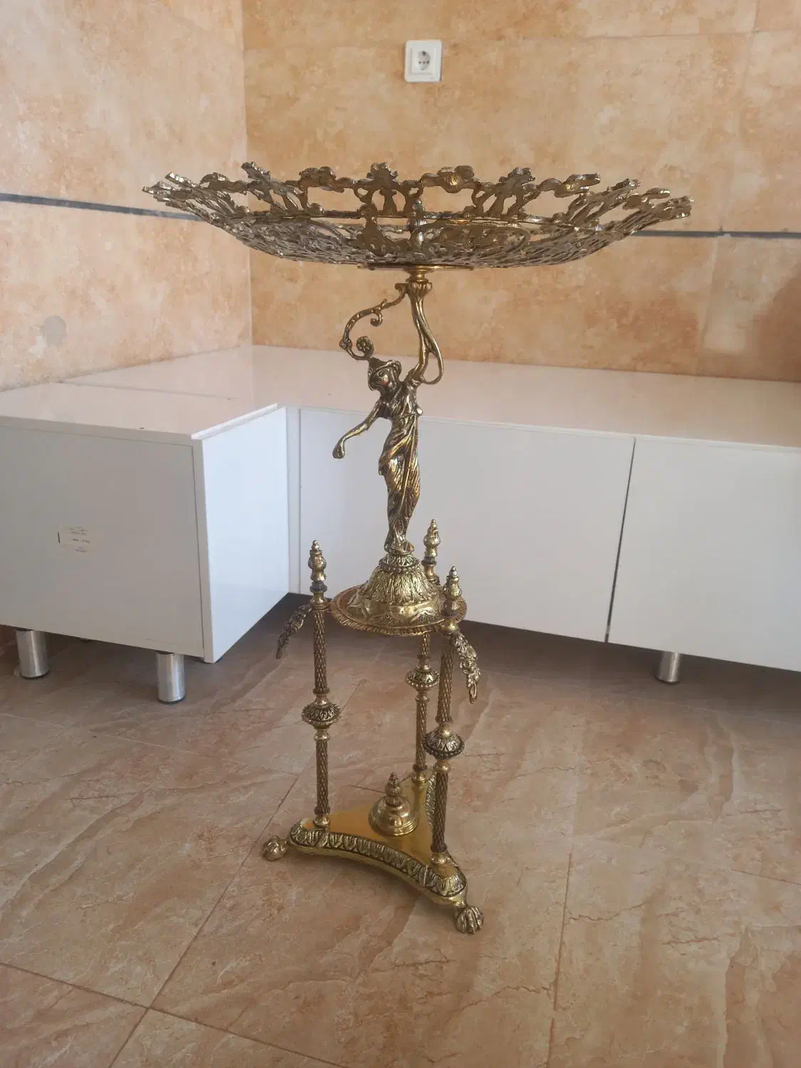 کنار سالنی میوه خوری برنزی برنجی|صنایع دستی و سایر لوازم تزئینی|اصفهان, جوزدان الیادران|دیوار