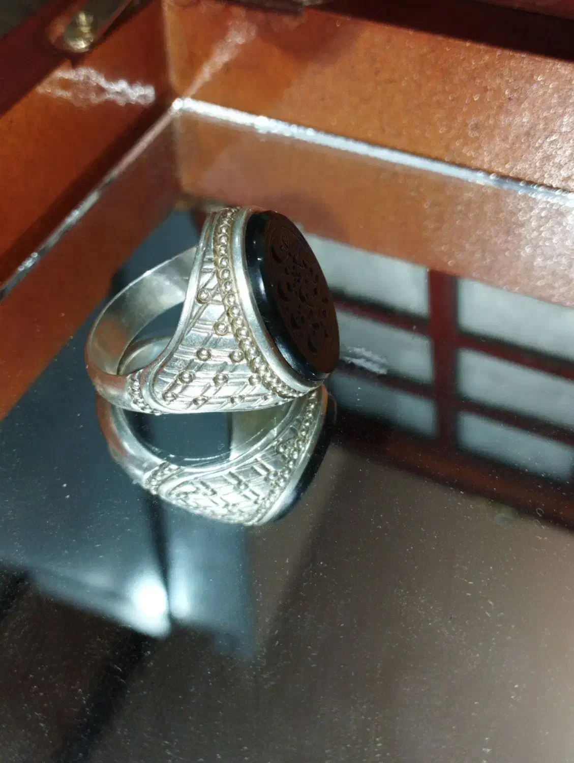 جزع|جواهرات|شهر ری, سرتخت|دیوار