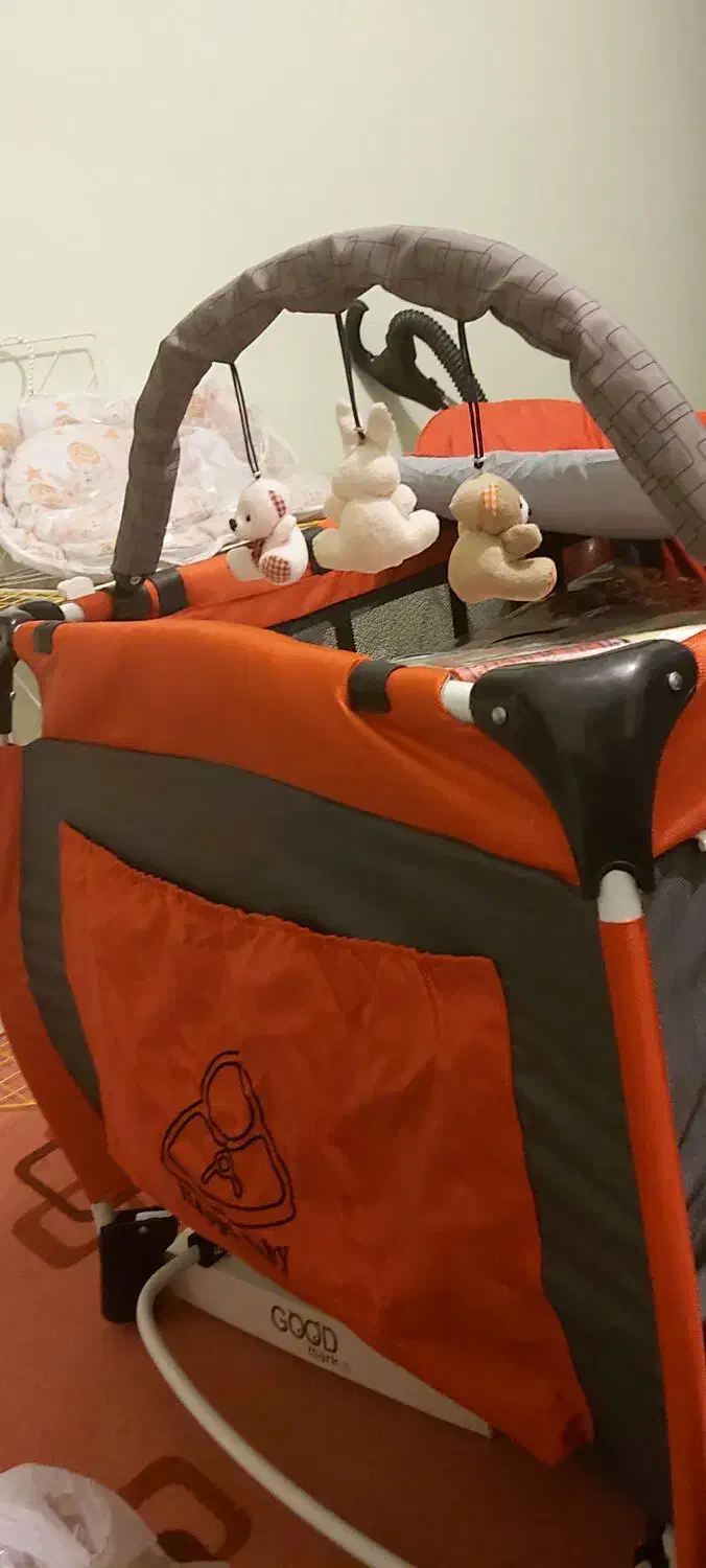 تخت پارک و کریر|اسباب و اثاث بچه|صدرا-فارس, فاز ۱|دیوار