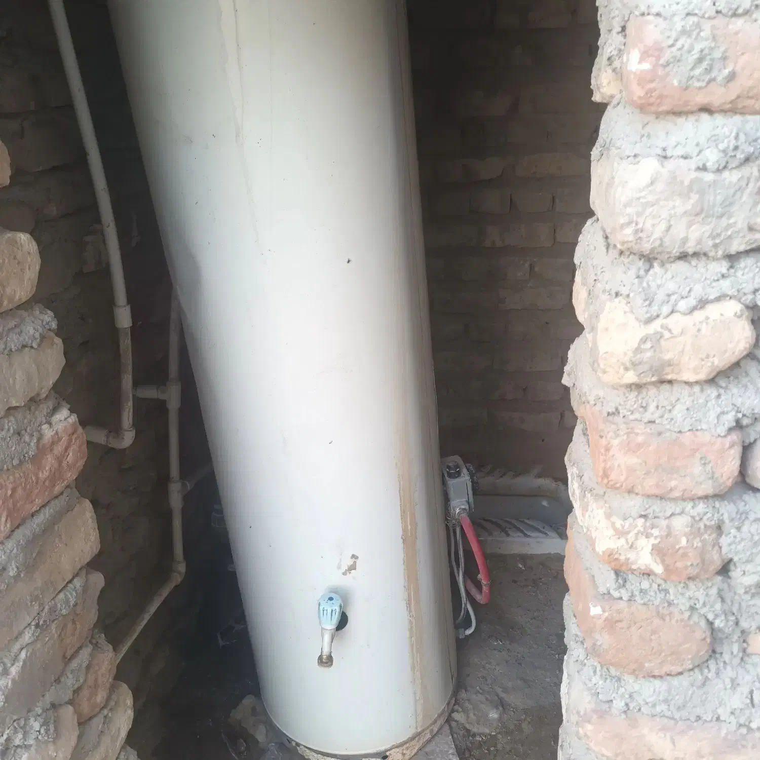 ابگرم. گرم. نوگاری. ۱۵۰ایتراب.|آبگرمکن، پکیج، شوفاژ|زهک, |دیوار