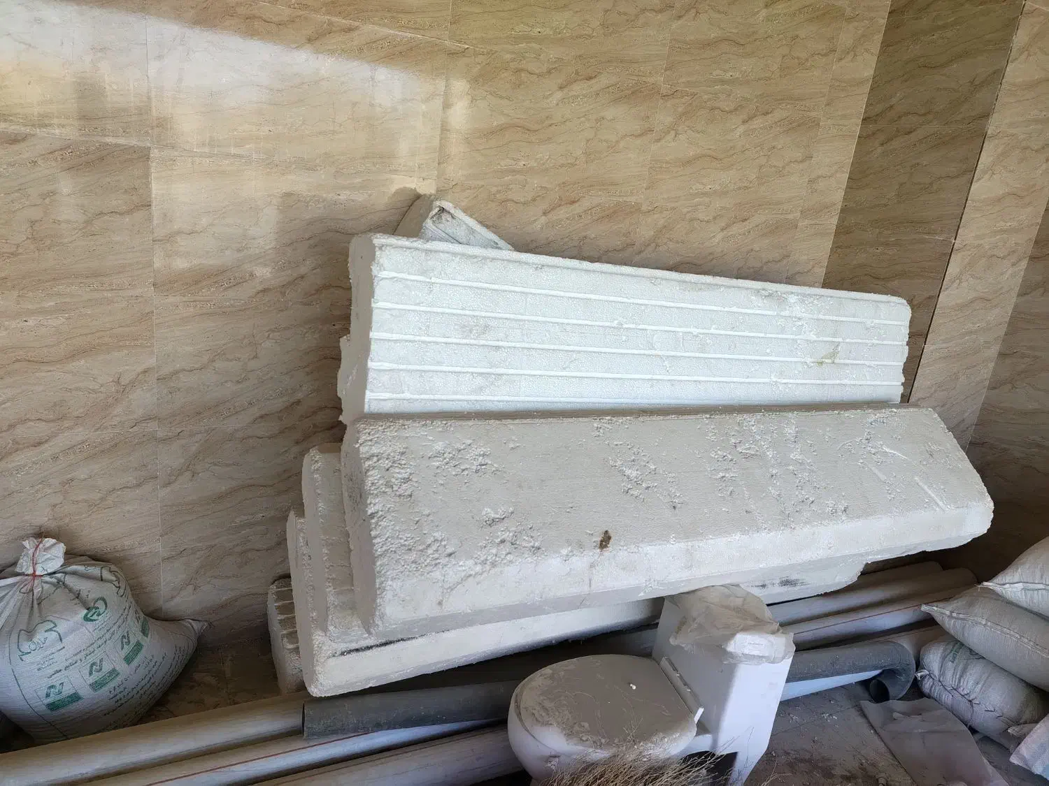 8عدد یونولیت سقفی سالم|مصالح و تجهیزات ساختمان|سنقر, |دیوار