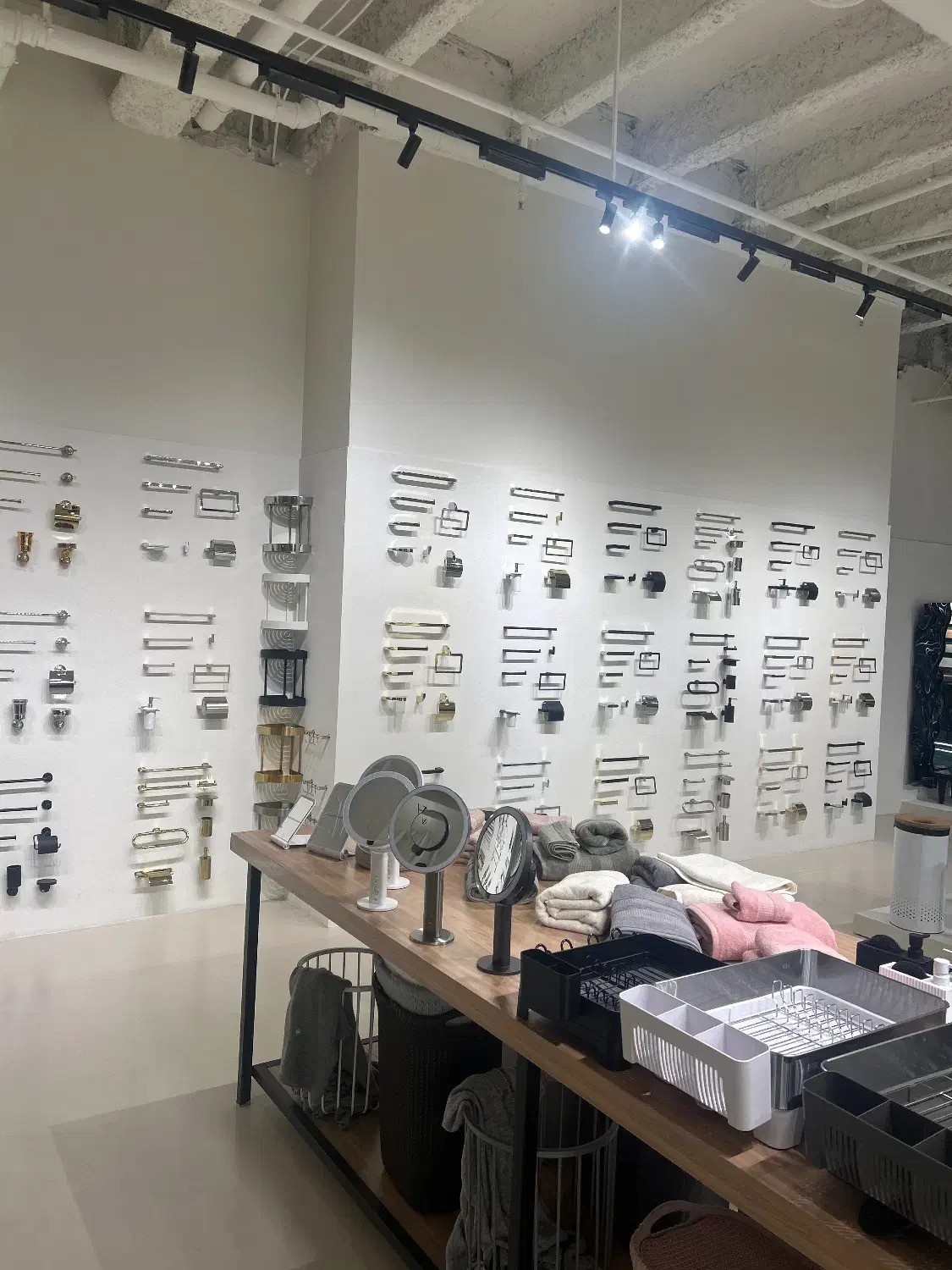 نظافت و پذیرایی|استخدام خدمات فروشگاه و رستوران|تهران, حصار بوعلی|دیوار