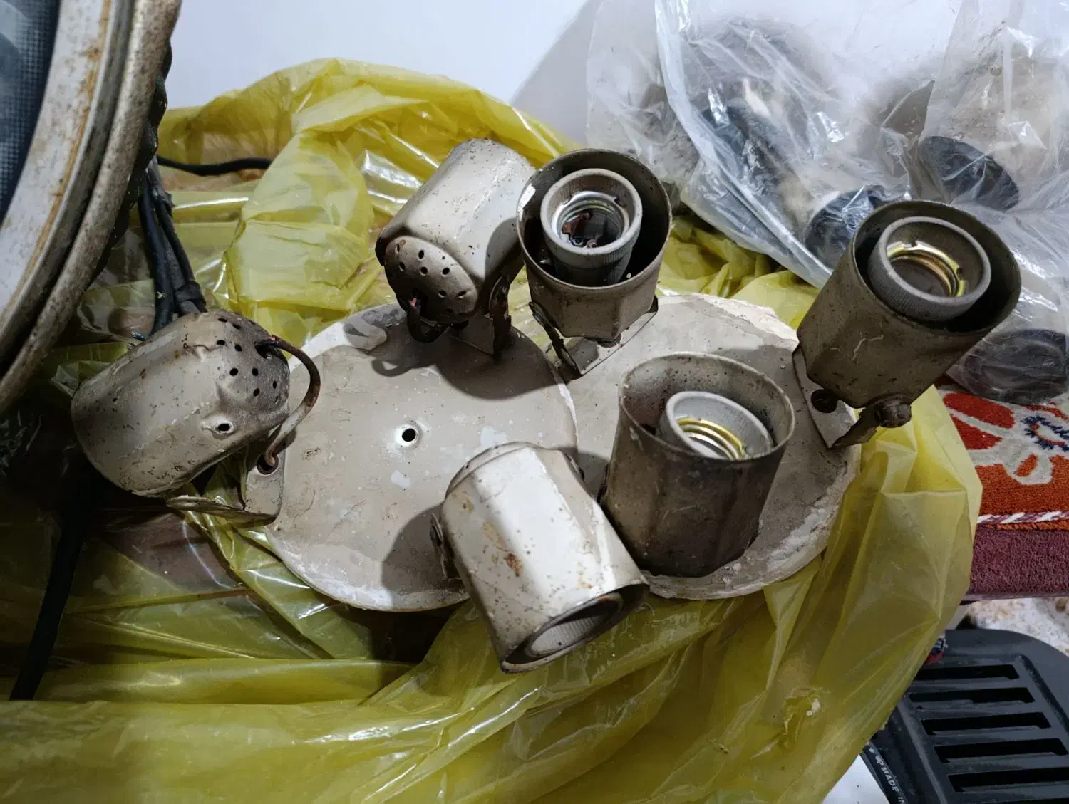 پروژکتور سه راهی برای روشنایی محوطه|لامپ و چراغ|چهارباغ, |دیوار