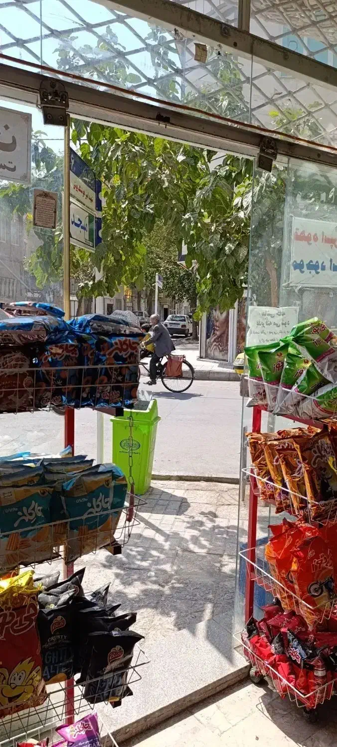 اجاره مغازه ۲۵ متری در طلاب سر دو نبش محله شلوغ|اجارهٔ مغازه و غرفه|مشهد, وحید|دیوار