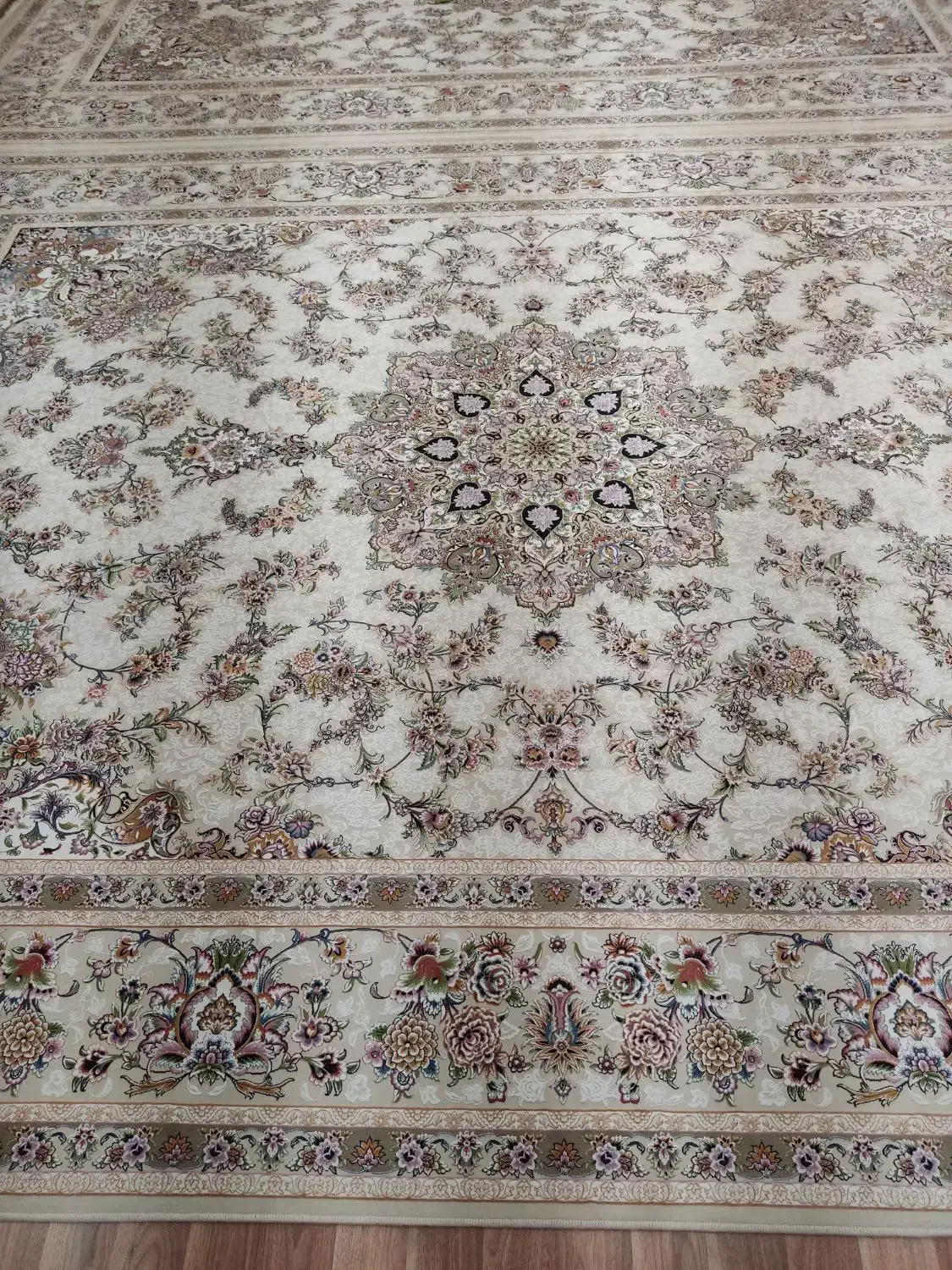 دو تخته فرش ماشینی 12متری برجسته نونو|فرش|تبریز, |دیوار