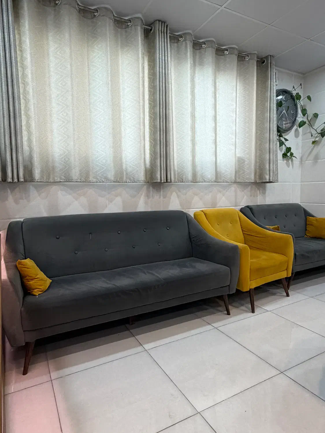 مبل در حد نو|مبلمان خانگی و میز عسلی|مرودشت, ابوذر شمالی‎|دیوار