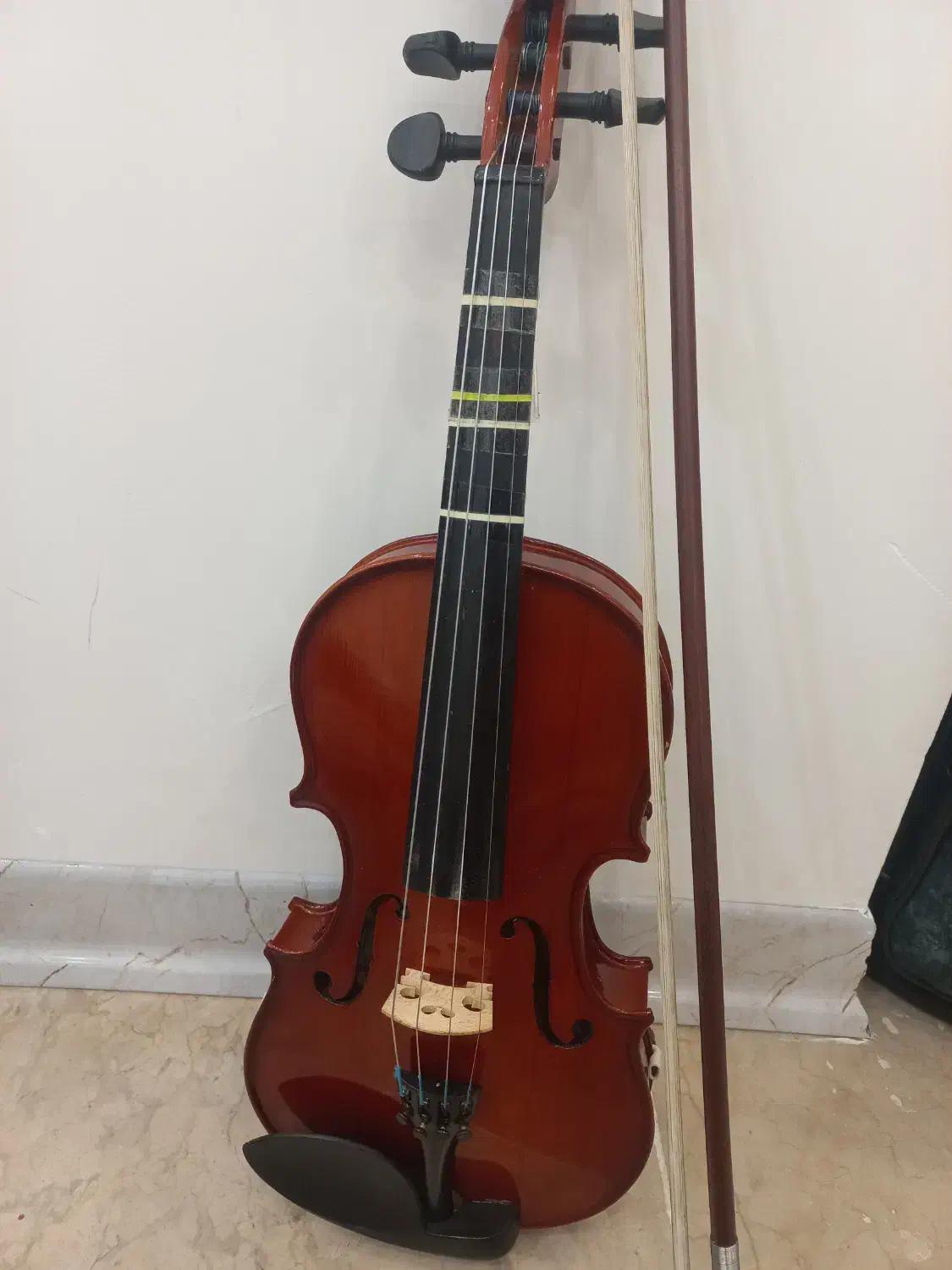 ویولن|ویولن|فیروزکوه, |دیوار