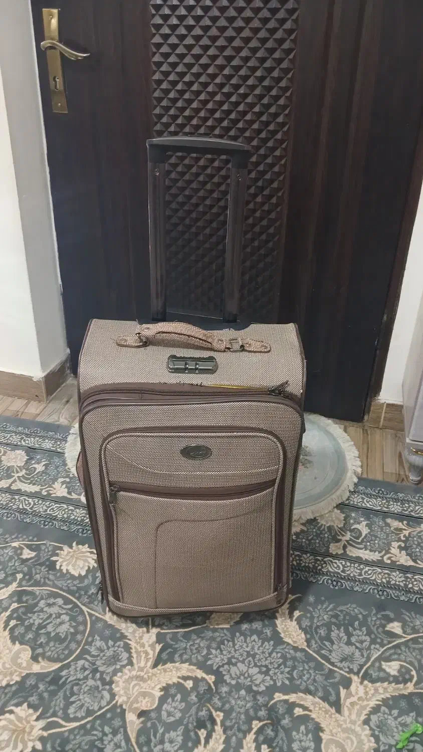 چمدون|کیف، کفش، کمربند|بهارستان, |دیوار