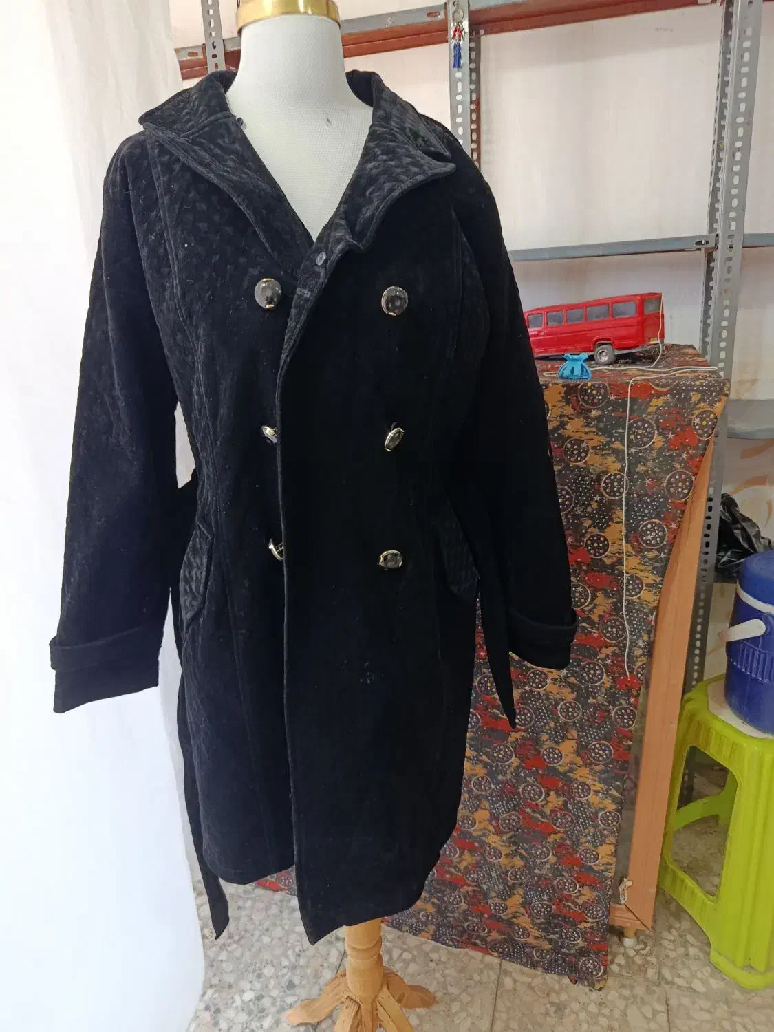 پالتو زنانه|لباس|سیمینه, |دیوار