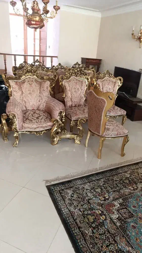 مبل سلطنتی و میز غذا خوری همراه بوفه|مبلمان خانگی و میز عسلی|قرچک, شهرک طلائیه|دیوار