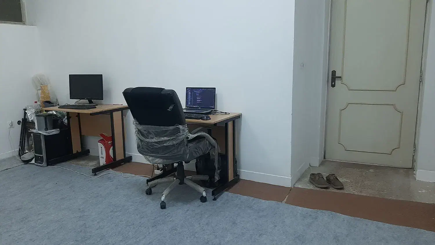 دفتر کار ۱۶ متری - اتاق اداری (اشتراکی/اختصاصی)|اجارهٔ دفتر کار، اتاق اداری، مطب|قم, باغ شازده|دیوار