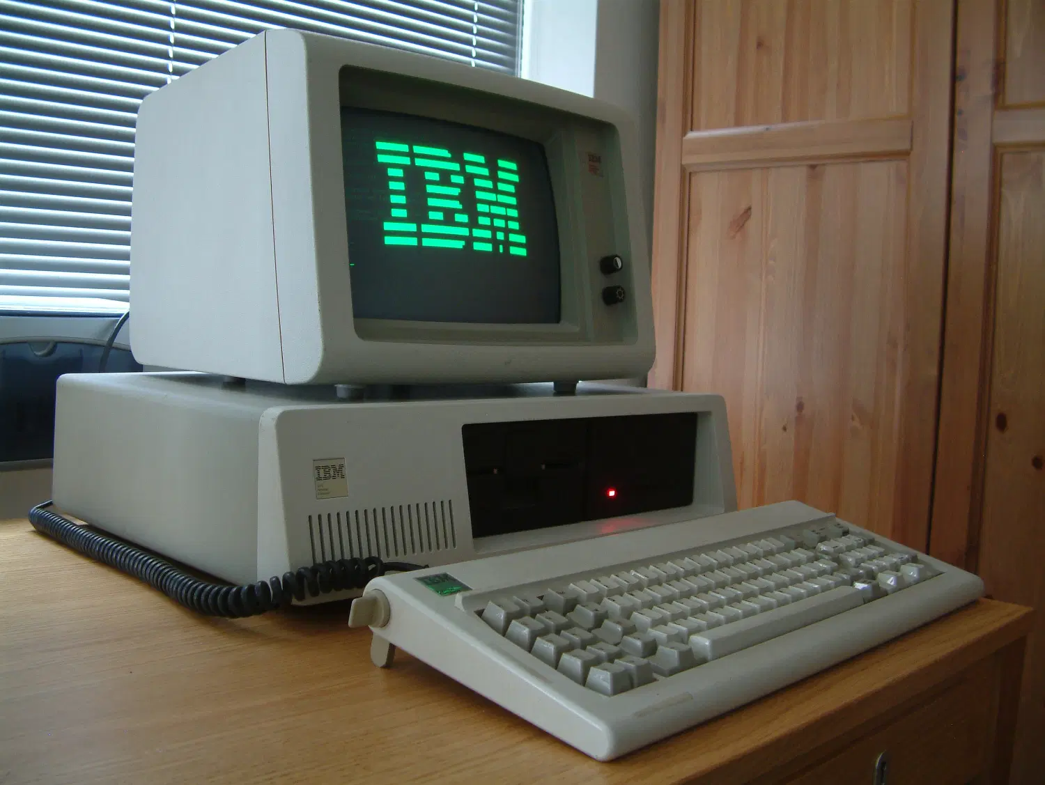 گردآوری و بازسازی IBM - Apple - Commodore-Amiga|رایانه رومیزی|تهران, اکباتان|دیوار