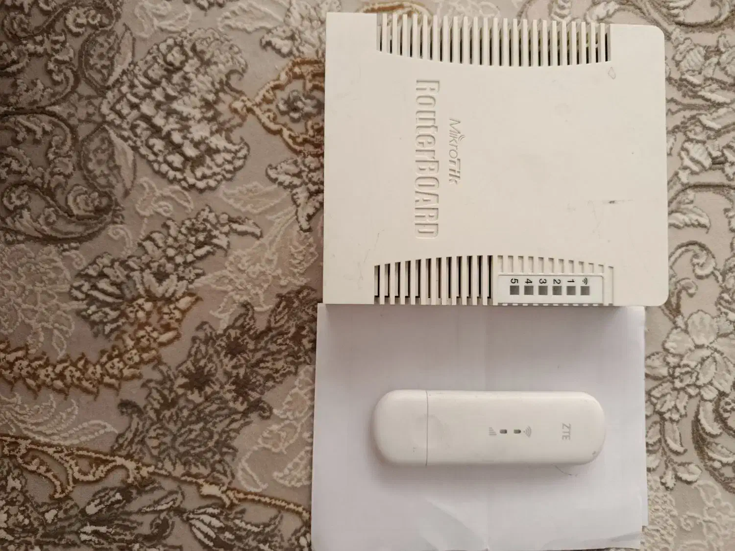 روتر میکروتک و مودم دانگل|مودم و تجهیزات شبکه|رزن, |دیوار