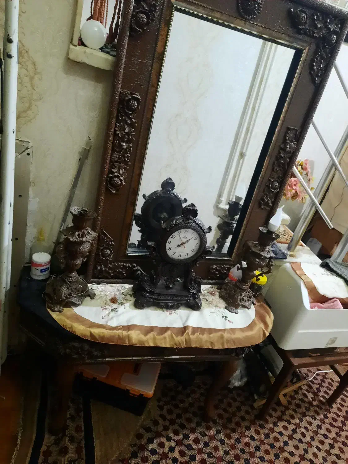 اینه کنسول وشمعدان سالم سالم فروش فوری|بوفه، ویترین، کنسول|کرمانشاه, |دیوار