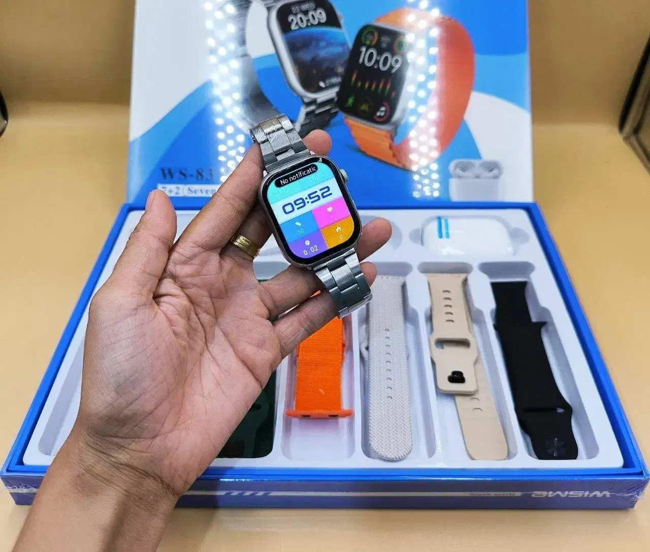 ۷ عدد بند ب همراه ایرپاد و یک ساعت و بند فلزی برند|ساعت|اراک, |دیوار