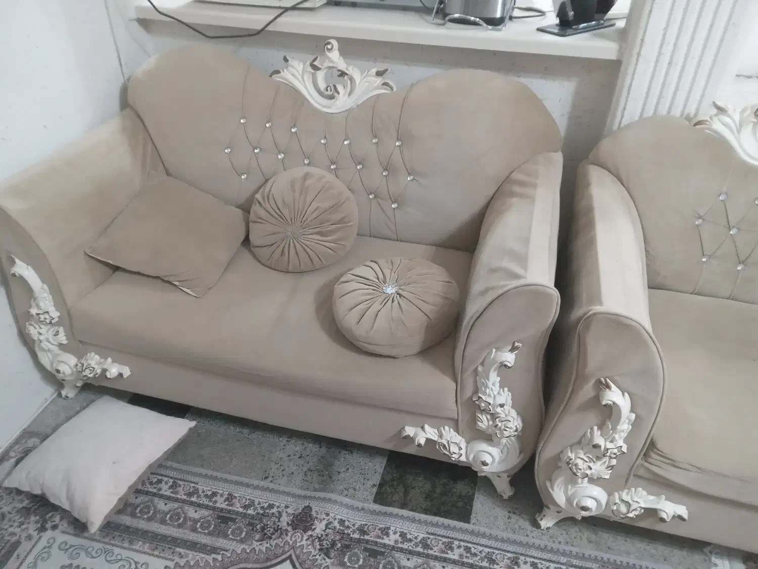 مبل 7 نفره تاجدار|مبلمان خانگی و میز عسلی|بندر انزلی, آذربایجان|دیوار