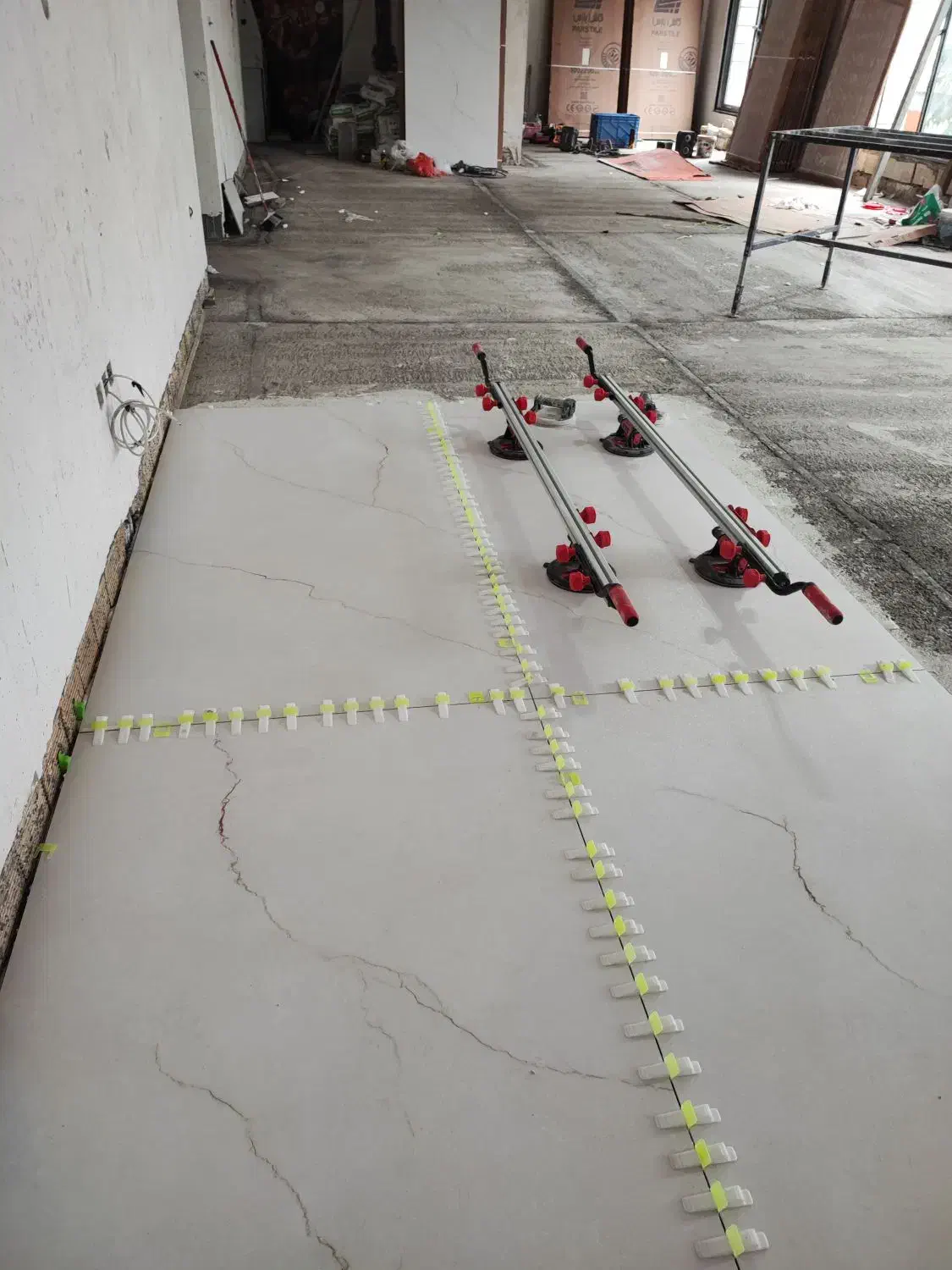 کارگر کاشی کاری|استخدام معماری، عمران و ساختمانی|رشت, بازار|دیوار