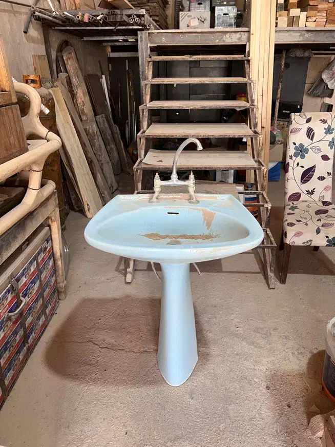 تعدادی روشویی چینی و کابینتی|لوازم سرویس بهداشتی|لواسان, |دیوار