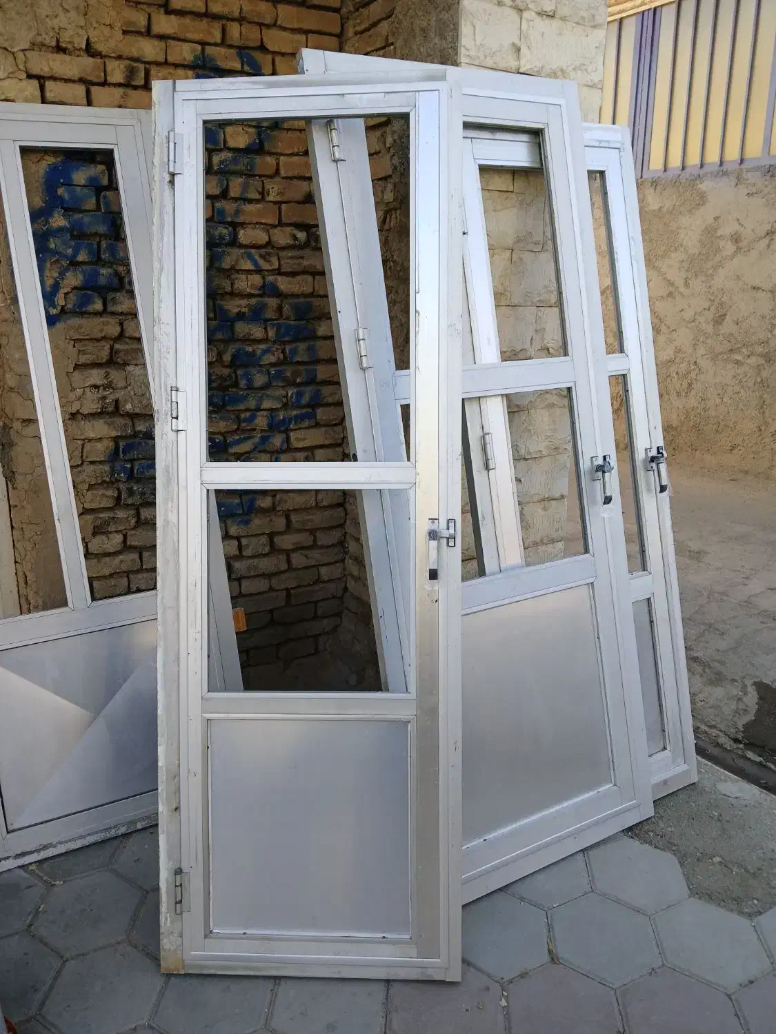 درب دست دوم در حد نو|مصالح و تجهیزات ساختمان|فارسان, |دیوار