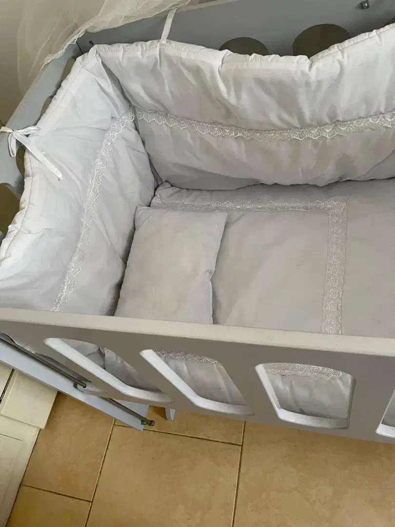 تخت نوزاد کنار تخت مادر|اسباب و اثاث بچه|گرگان, |دیوار