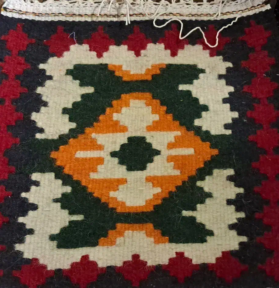 آموزش حضوری گلیم بافی(همکاری وفرصت شغلی بعدآموزش)|خدمات آموزشی|نیشابور, گمنام غربی|دیوار