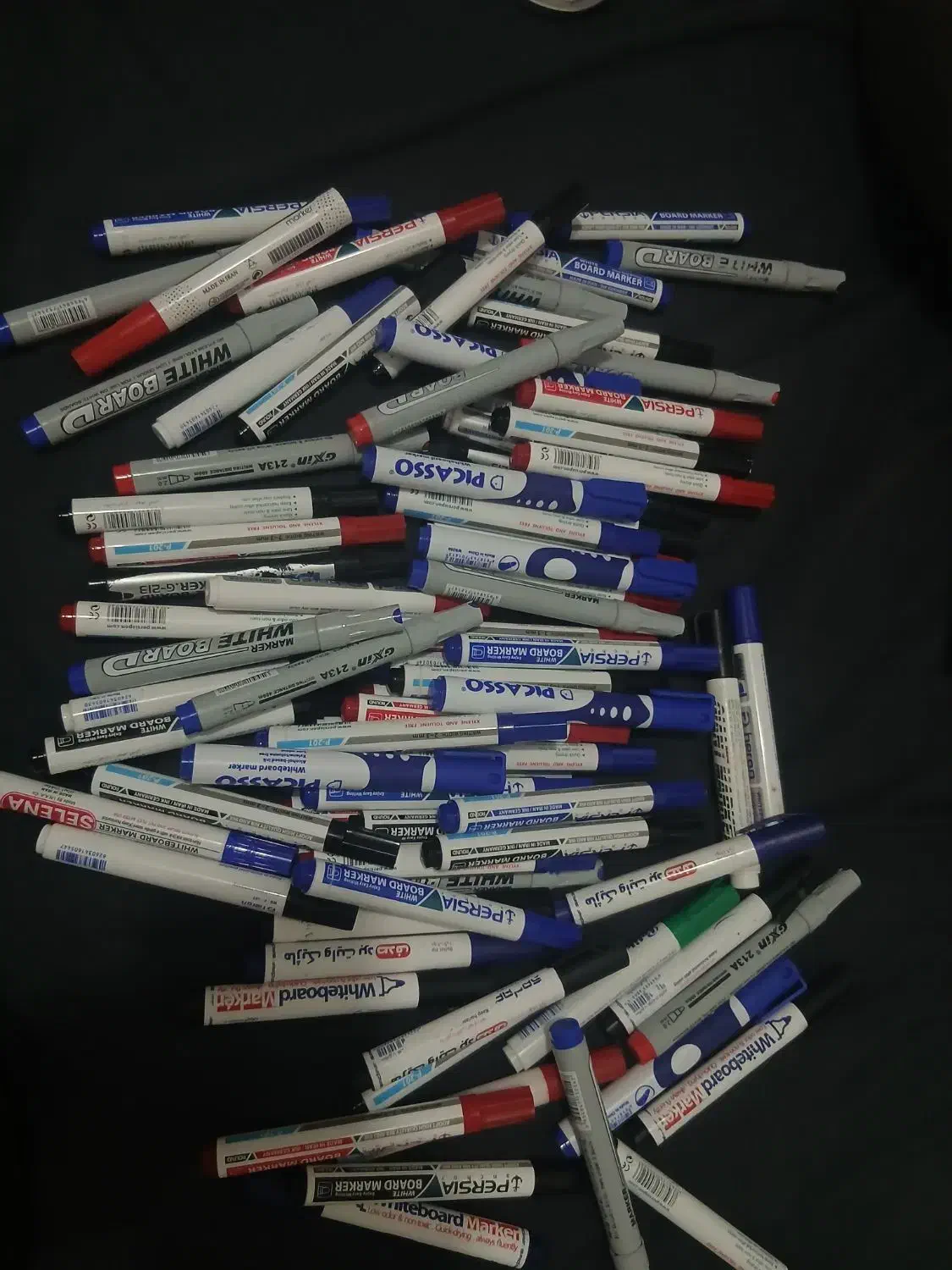 تعدادی ماژیک|لوازم التحریر|دیواندره, |دیوار