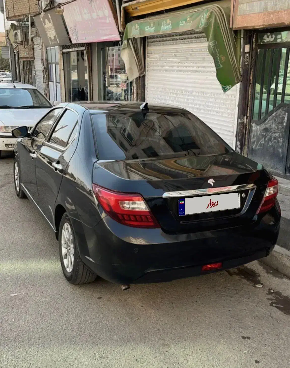 دنا پلاس مدل ۱۴۰۰دنده ایی بدون رنگ|خودرو سواری و وانت|کرج, کمال‌شهر|دیوار