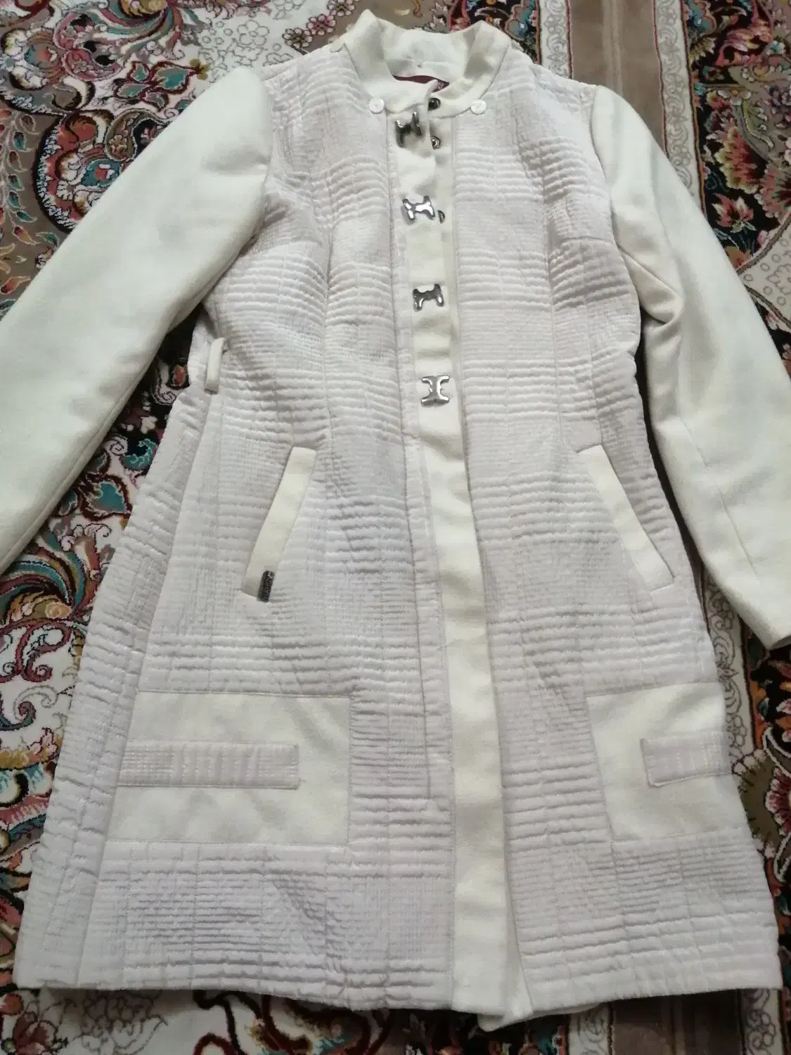 مانتو|لباس|سبزوار, قلعه‌نو دهزار|دیوار