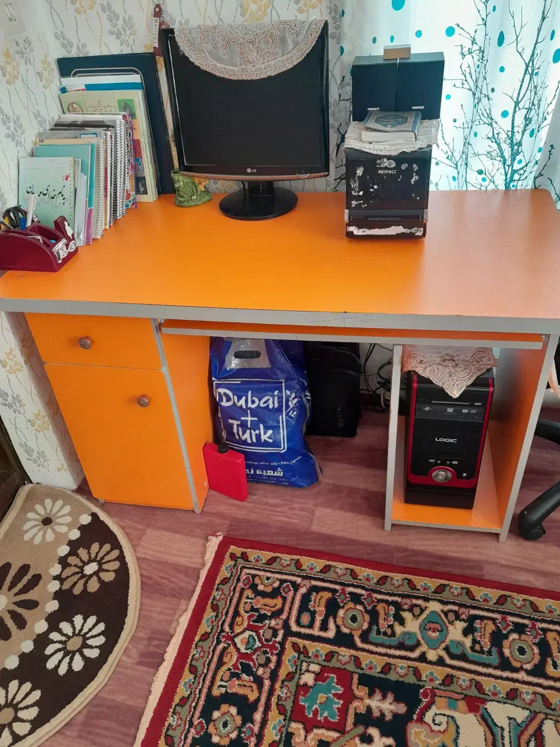 میز تحریر|میز تحریر و کامپیوتر|ارومیه, |دیوار