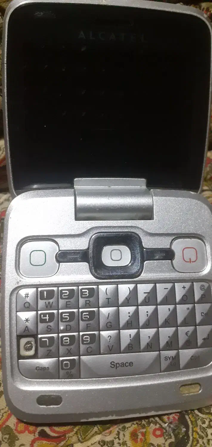 گوشی کلکسیونی آلکاتل مربعی شکل|موبایل|بروجرد, |دیوار