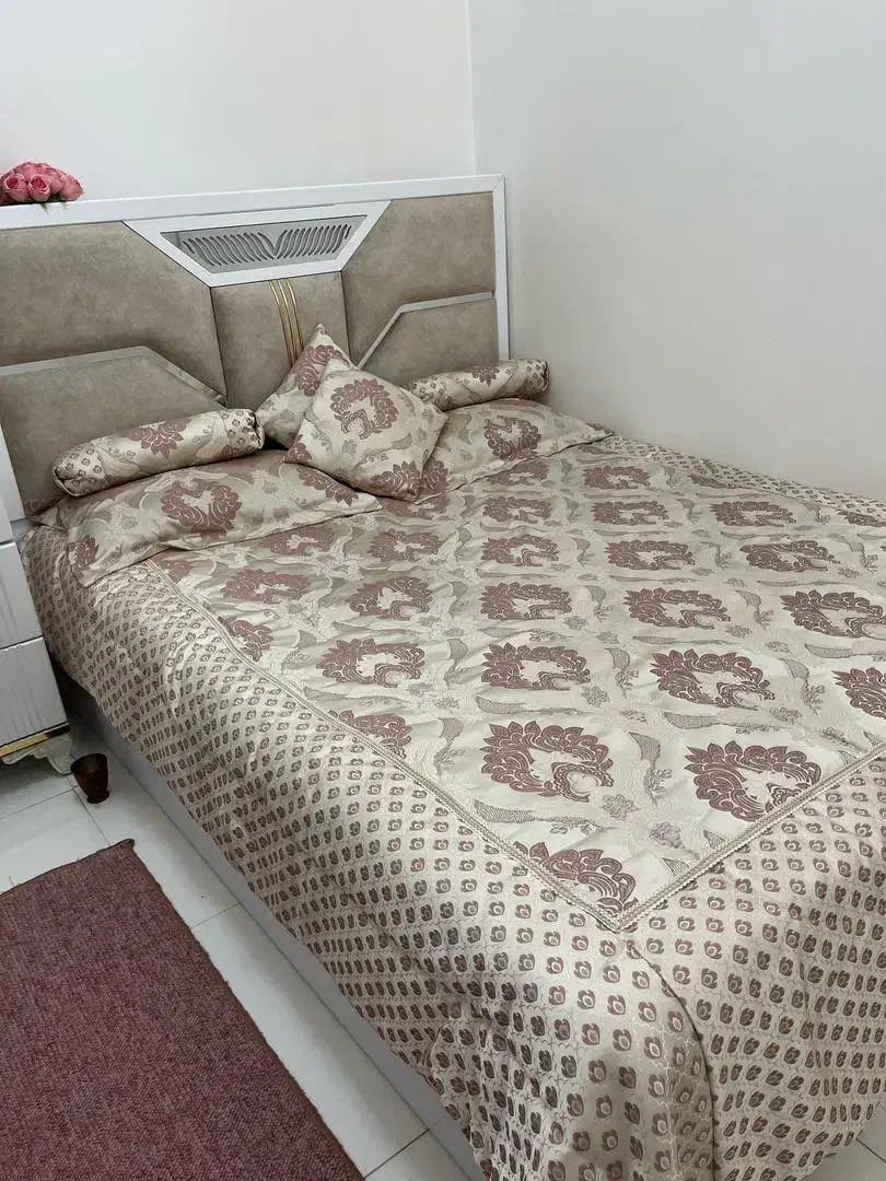 تختخواب دو نفره|تخت و سرویس خواب|قم, شاد قلی|دیوار