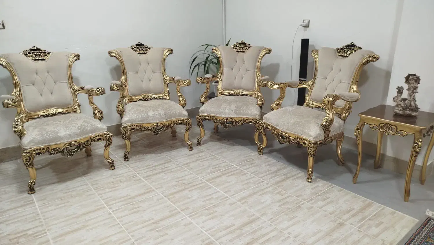 مبل سلطنتی تمیز  در حد نو|مبلمان خانگی و میز عسلی|اسفراین, |دیوار