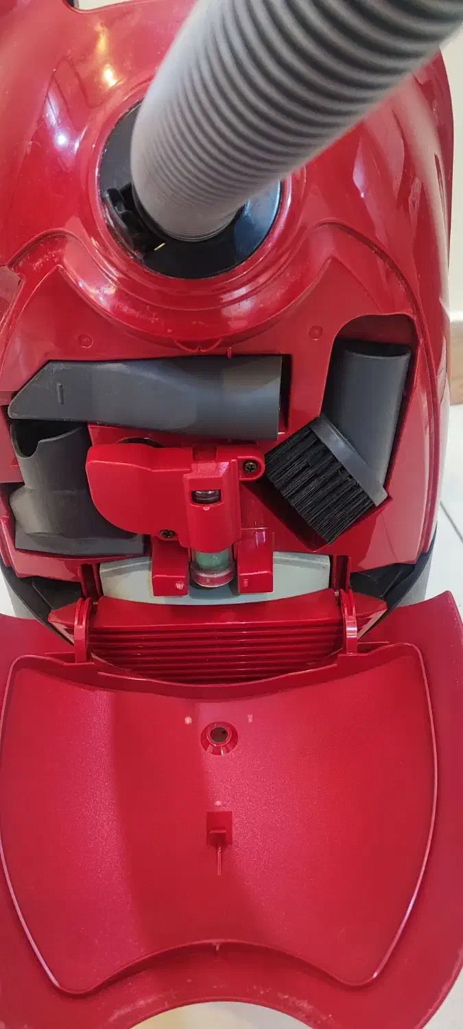 ۲ عدد جاروبرقی سامسونگ و ال جی کاملا سالم|جاروبرقی، جارو شارژی، بخارشو|تهران, خواجه نظام الملک|دیوار