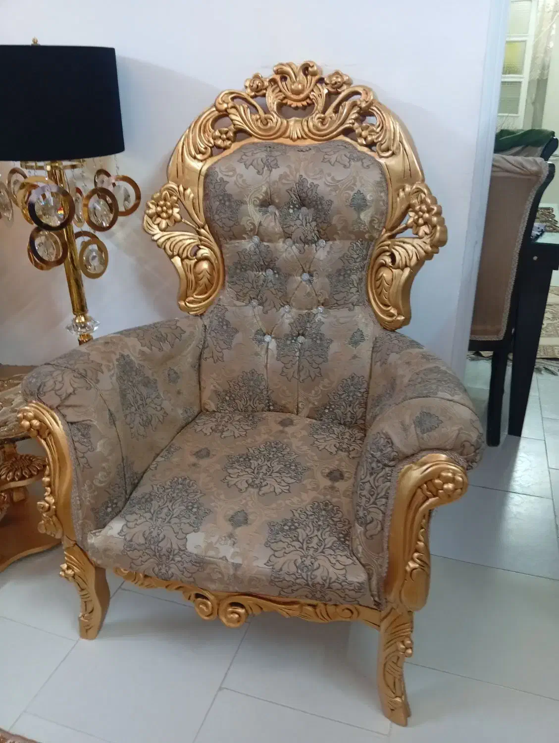 مبلمان سلطنتی با میز نهاررخوری و دکور برنجی|مبلمان خانگی و میز عسلی|قزوین, |دیوار